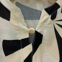 blusa com detalhes na manga 