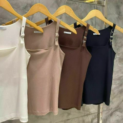 BLUSA CANELADA ALCINHA COM FIVELA na internet