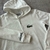 Buzo Canguro Lacoste firma muñeca