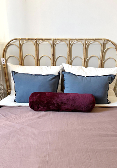 Almohadón Cerezo cilindro - tienda online