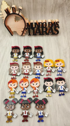 Aplique em Acrílico Menina Cabelo Castanho com Tiara Escolar Curvo - buy online
