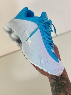 NIKE SHOX R4 na internet