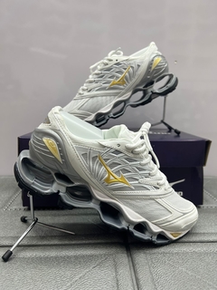 Mizuno Wave Prophecy 8 na internet