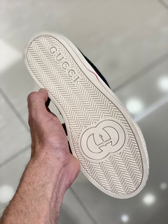 SAPATENIS GUCCI na internet