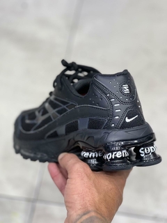 Nike Shox Supreme na internet