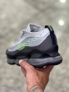 Nike Scorpion na internet