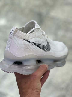 Nike Scorpion na internet