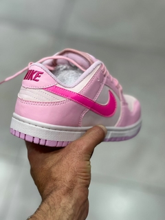 Nike Dunk na internet