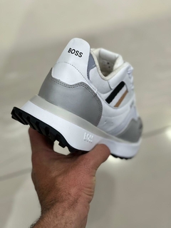 Hugo Boss na internet