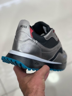 Hugo Boss na internet