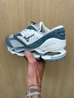 Mizuno Wave Prophecy LS na internet