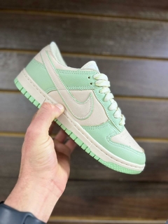 Nike Dunk na internet