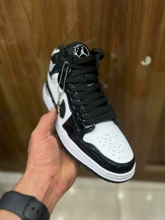 Nike Air Jordan na internet