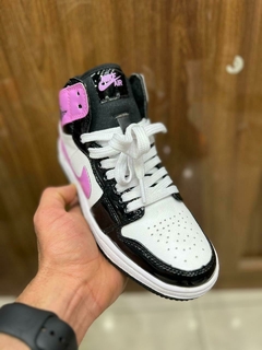 Nike Air Jordan na internet