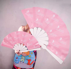 Abanicos de tela y madera - comprar online