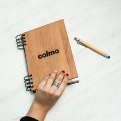Cuaderno ecologico con tapa y Contratapa de Madera logo grabado