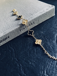 Pulsera Trébol Negra con Dorado