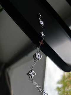Pulsera LV trébol plateada