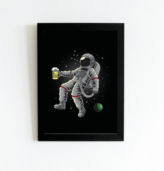 Quadro Astronauta tomando cerveja - comprar online