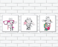 Quadros Girafas com óculos, fone de ouvido e flor - comprar online