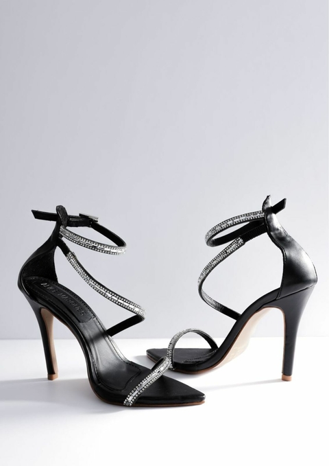 Sandália bico folha com aplicação