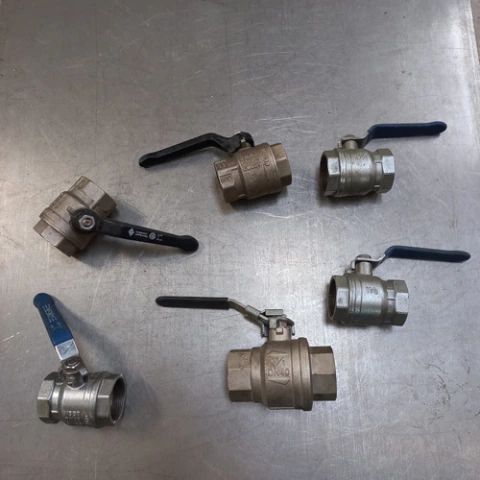 Válvula De Inox 1' 1/2 Pol. - 6 Pçs Tudo Por / -- 00508