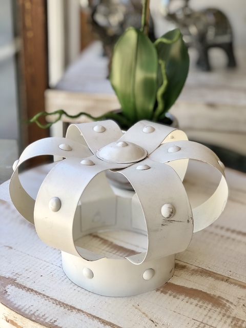 Corona metal blanca