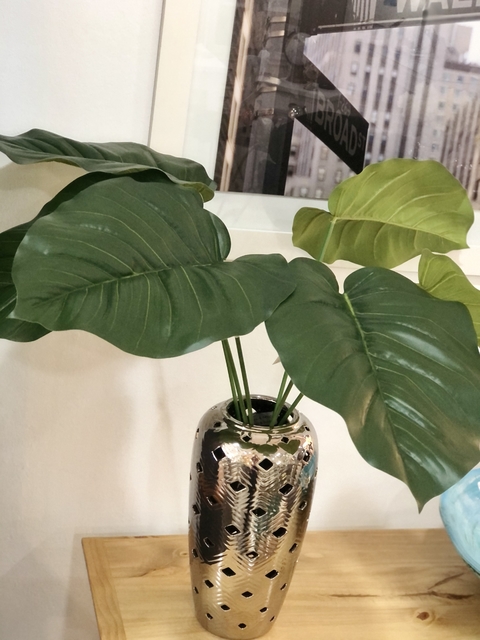 Vara de hoja verde