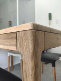 n.12.1 - MESA DE COMEDOR ARIANA