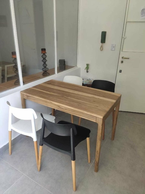 n.12.1 - MESA DE COMEDOR ARIANA