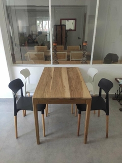 n.12.1 - MESA DE COMEDOR ARIANA en internet