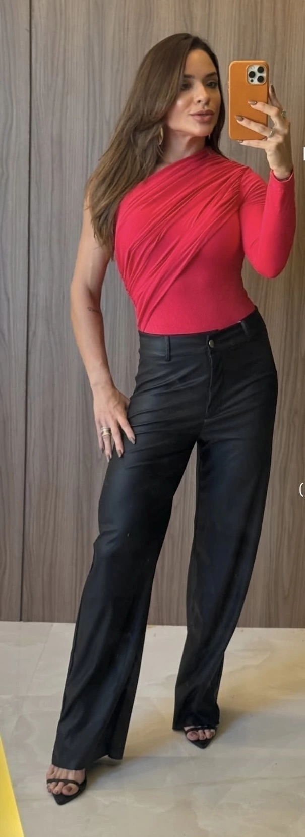Calça couro fake