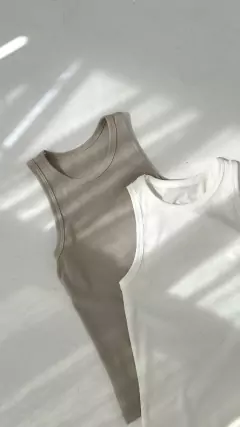 Musculosa Malva - comprar online