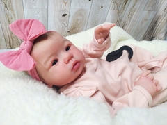 Imagem do Bebe reborn Abigail com cabelo pintado