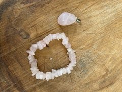 Kit pingente + pulseira em quartzo rosa