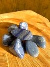 kit 7 pedras em quartzo azul rolada