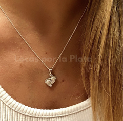 Collar piecitos