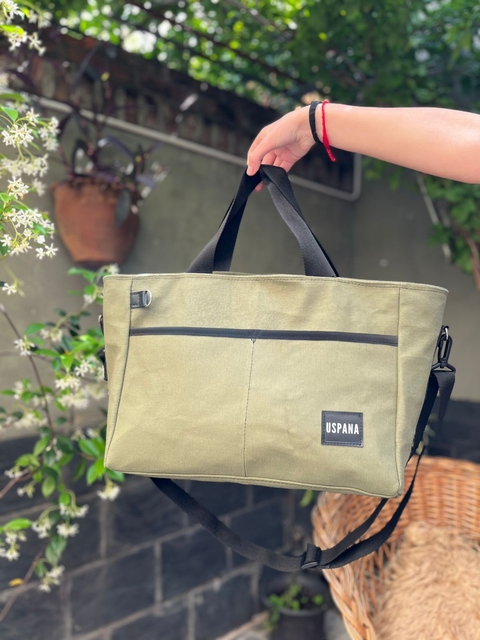 Tote LONA VERDE con cierre