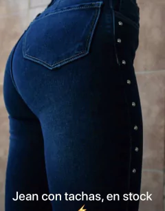 Jean chupín tiro alto y elastizado con tachas - comprar online