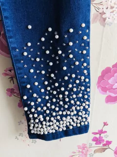 Jeans bordados a mano o pintados