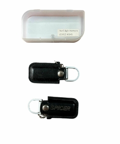 8GB Pen drive Cuero y Metal C/Uno, ya grabado