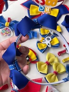 Duplinha de laços Escolares com Tiara - Mega Fofura Laços
