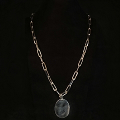 Dije de plata ovalada hombre