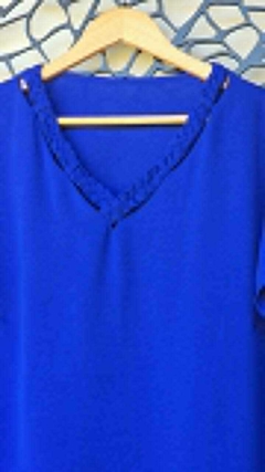 BS-0784A- Blusa tecido duna azul royal trança no decote - comprar online