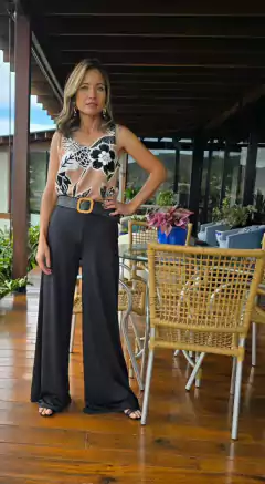 Imagem do BS-0826 - Blusa regata viscose estampa preta fundo bege decote V