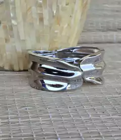 PU-0022A - Pulseira metal prateado ranhuras desencontro - comprar online