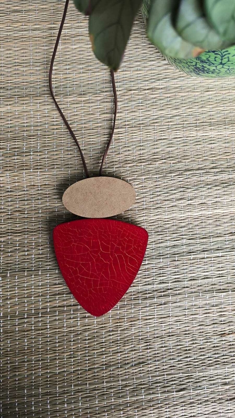 CO-0684 - Colar triangulo grande vermelho