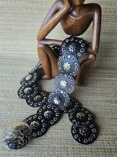 CI-0187- Cinto boho bolachas redondas preto com prateado - comprar online