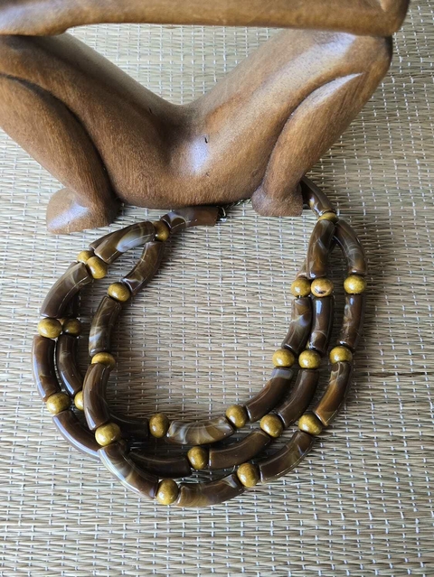 CO-0728- Colar Ayla 3v toquinhos marrom - comprar online