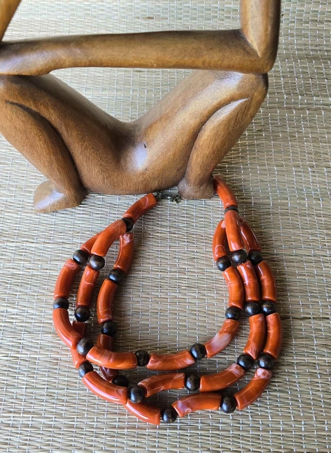 CO-0728A - Colar Ayla 3v toquinhos coral - comprar online